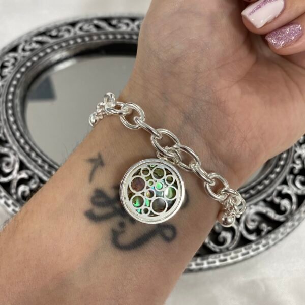pulsera con dije nacar circulo